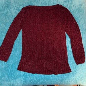 Red long sleeve top w/ scrunched front